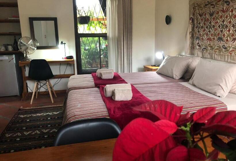 اتاق استاندارد, 10 Alexander B&b