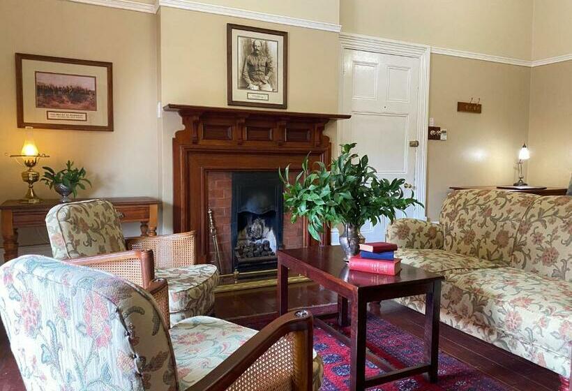 اتاق لوکس با بالکن, Kimberley Club Guesthouse
