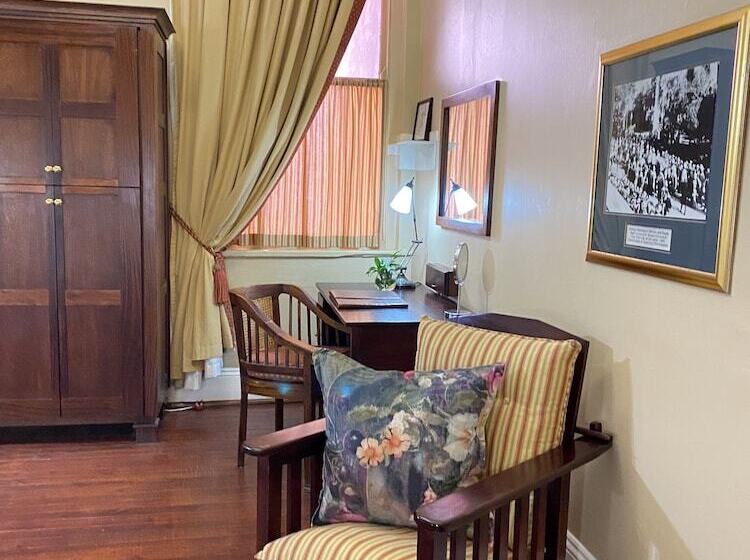 اتاق استاندارد, Kimberley Club Guesthouse