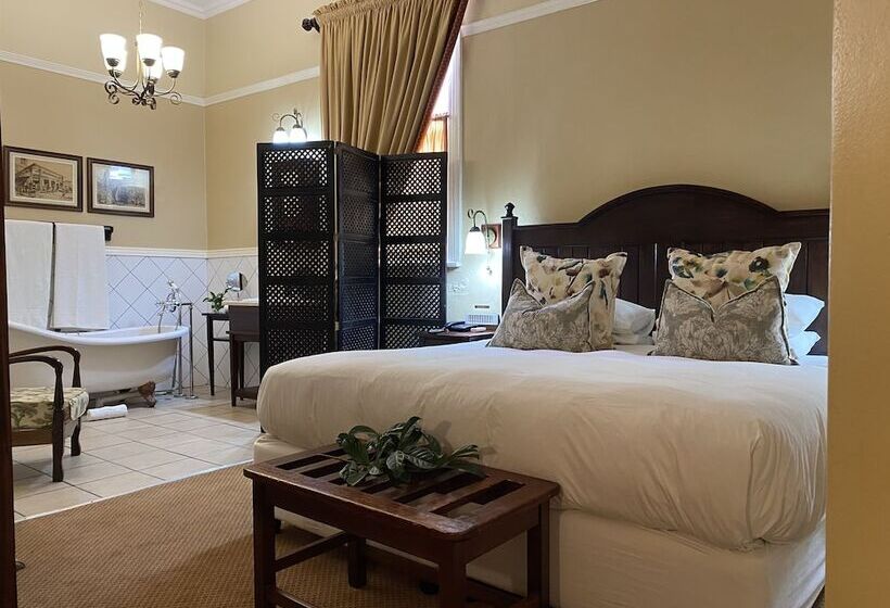 سوییت لوکس, Kimberley Club Guesthouse
