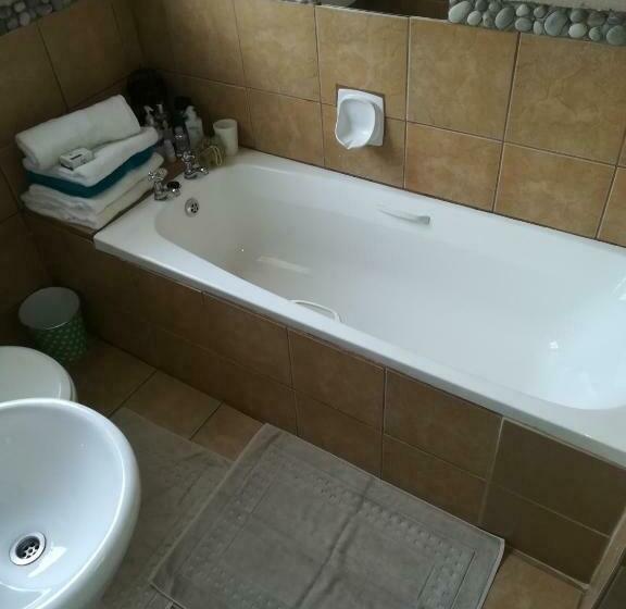 Номер Стандарт, Tirzah S B&b And Self Catering