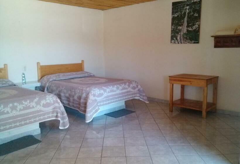 スタンダード４人部屋, Cabañas Los Portales Barrancas Del Cobre