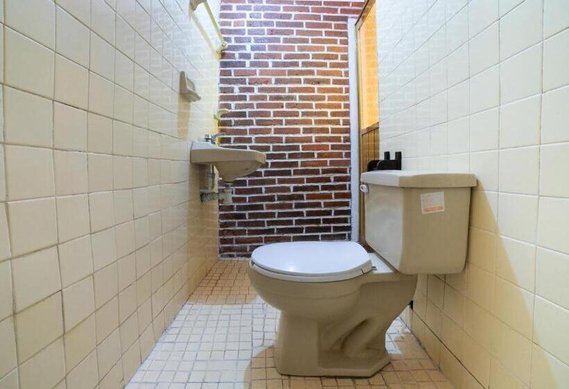 Quarto Estandar Individual, Del Carmen