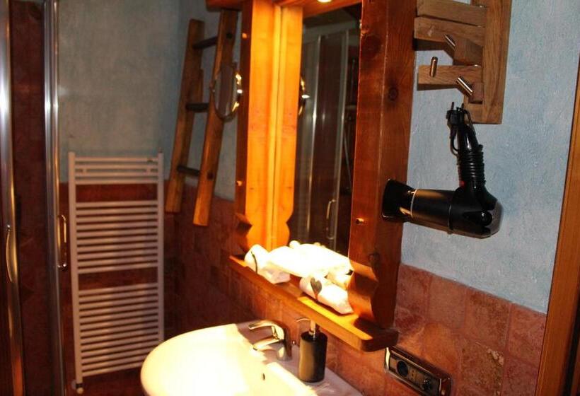 Quarto Triplo Comfort, Meublé Gorret
