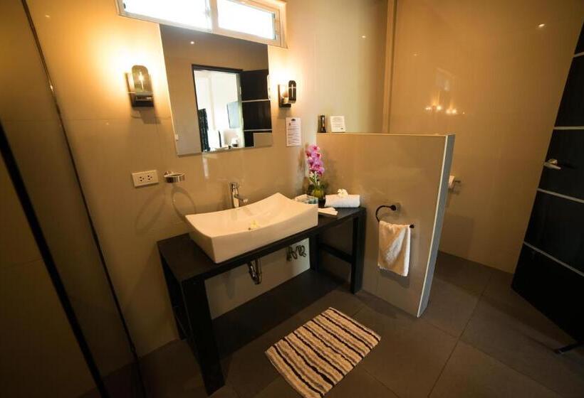 اتاق سوپریور با تخت بزرگ, Alona Royal Palm Resort