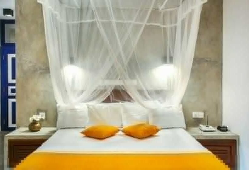 اتاق لوکس با بالکن و چشم‌انداز دریا, Culture Resort