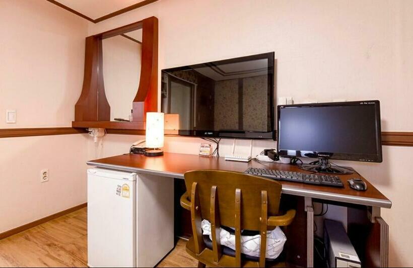 Номер Стандарт, Hillstay Residence