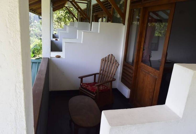 Quarto Triplo Estandar, Lakshmis Hotel Ella