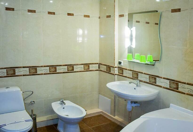 סוויטת ג'וניור, &restaurant Senator