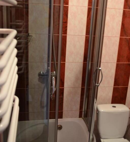 غرفة قياسية فردية, U Olega