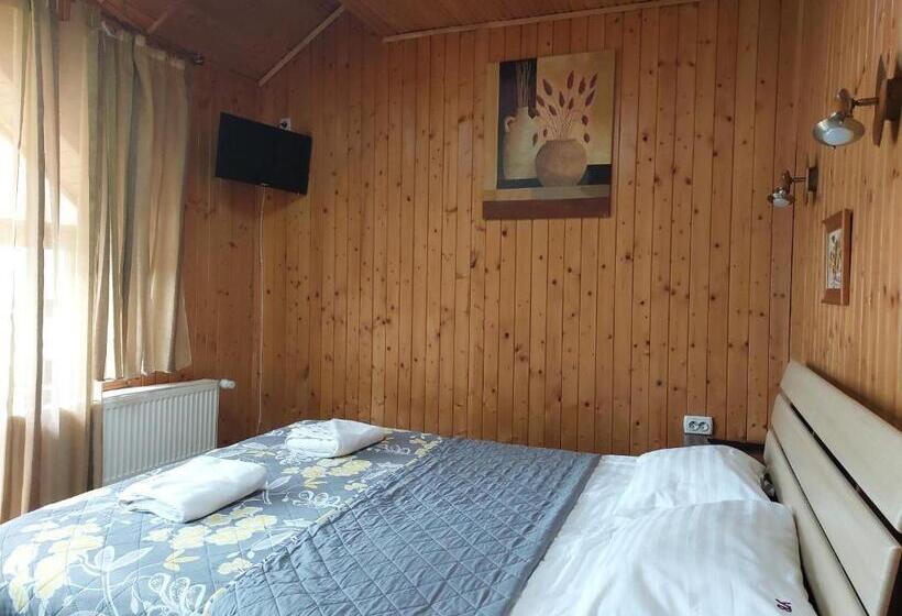 Quarto Estandar, Urochyshe Vyshnya