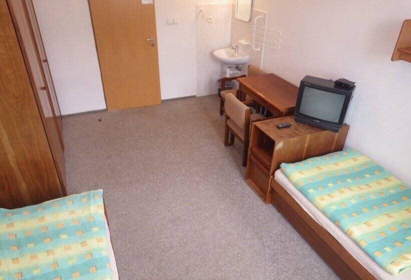 스탠다드 룸 공동 욕실, Chata Labská   špindlerův Mlýn   Hostel