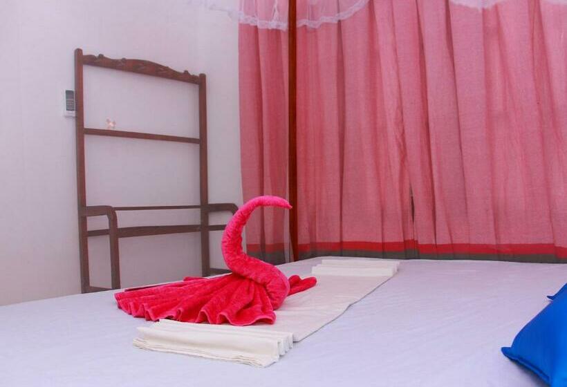 Standard Room Shared Bathroom, Moon Glow Guest
