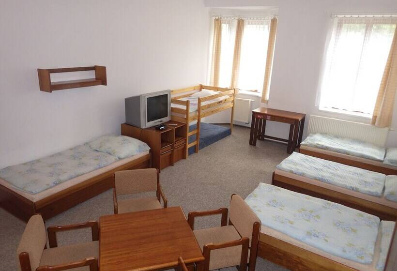 스탠다드 4인용 룸 공용 욕실, Chata Labská   špindlerův Mlýn   Hostel