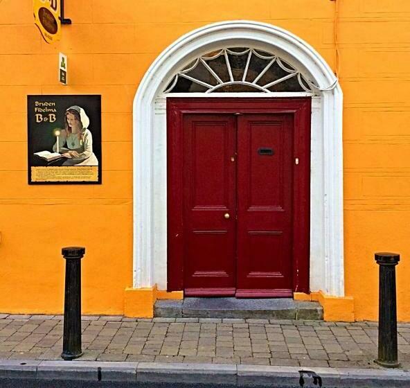 Номер Стандарт Совместная Ванная, Cashel Town Center Inn