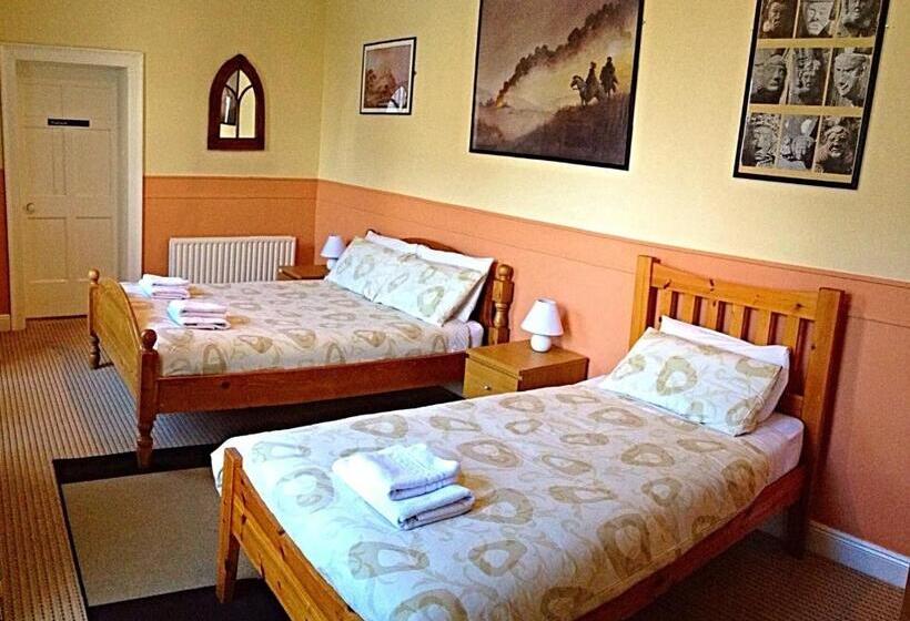 Номер Стандарт Трехместный, Cashel Town Center Inn