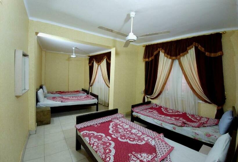 اتاق استاندارد سه تخته با سرویس بهداشتی مشترک, Sun Hostel Cairo