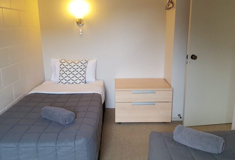 Люкс, Akaroa Waterfront Motels