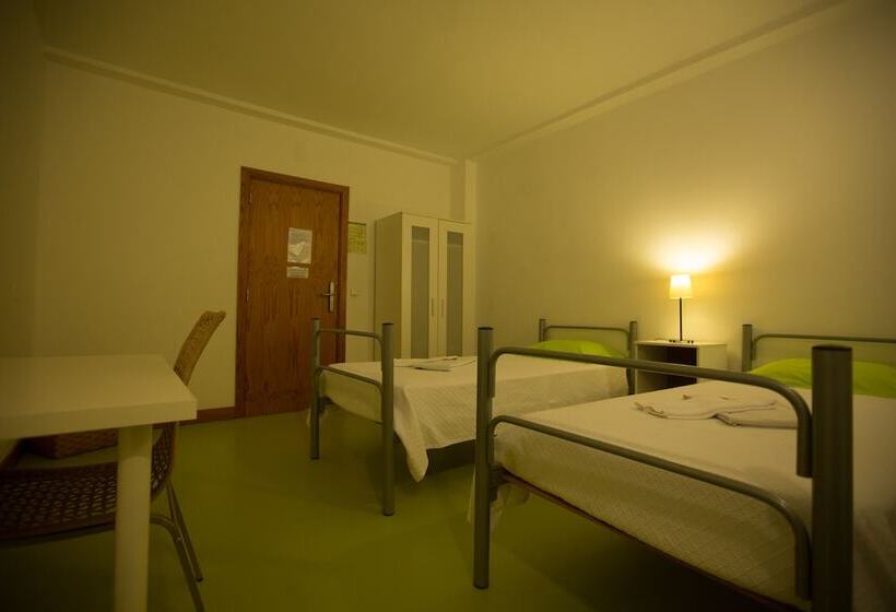 Quarto Standard para Deficientes, Hi Castelo Branco   Pousada De Juventude