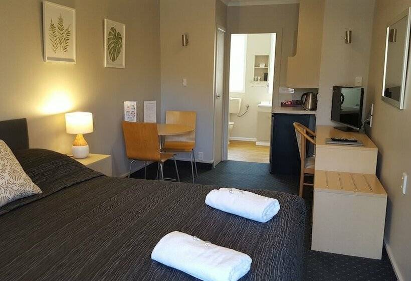 استودیوی استاندارد, Amble Inn Motel