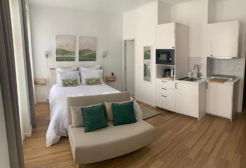Студия Стандарт, Guimaraesliving   Hostel & Adventure
