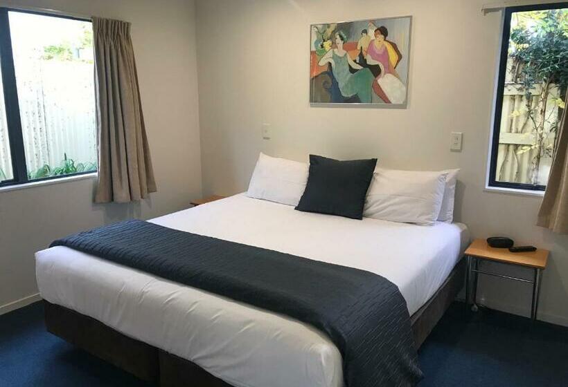 Апартаменты 2 Спальни, Claremonte Motor Lodge