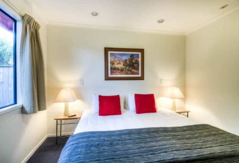 Студия Стандарт, Claremonte Motor Lodge