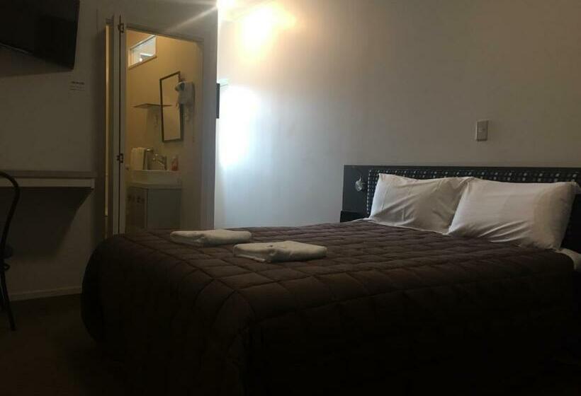 Студия Стандарт, Motel On Carroll
