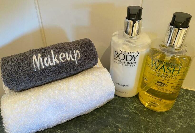 سوییت اجرایی, Motel On York