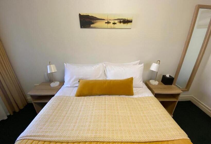 스위트, Motel On York