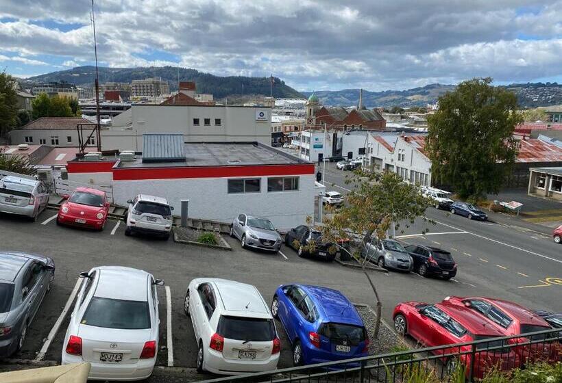 استودیوی استاندارد, Motel On York