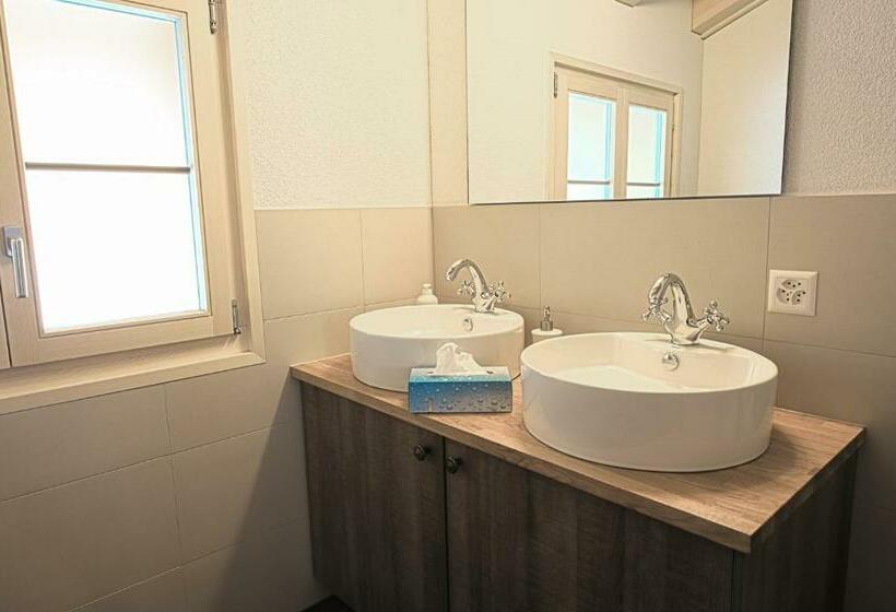 اتاق استاندارد با سرویس بهداشتی مشترک, B&b Panorama