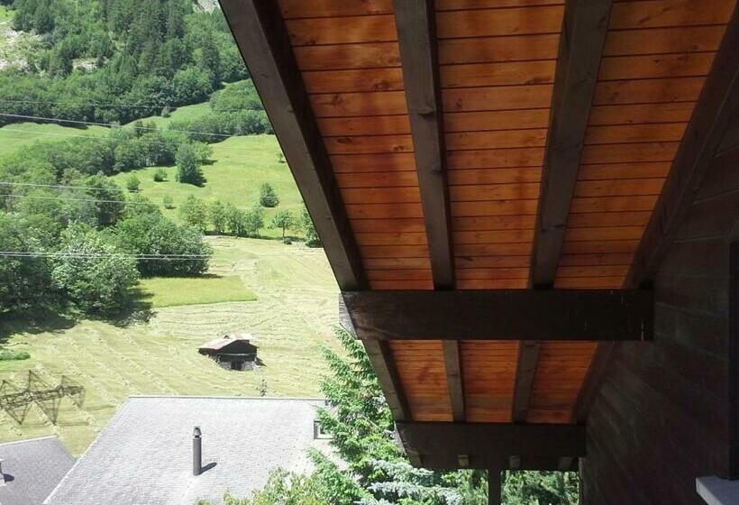 جناح جونيور مزوَّد بشرفة, Alpenblick Leukerbad Therme