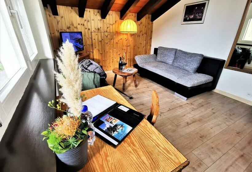 سوییت جونیور با بالکن, Alpenblick Leukerbad Therme