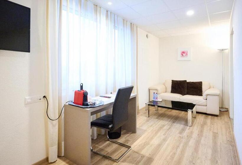 سوییت جونیور, Am Kreisel Self Check In By Smart Hotels