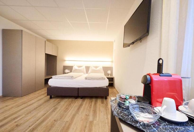 سوییت جونیور, Am Kreisel Self Check In By Smart Hotels