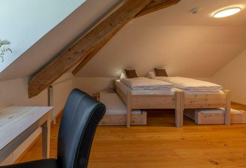 标准三人间, Belalp