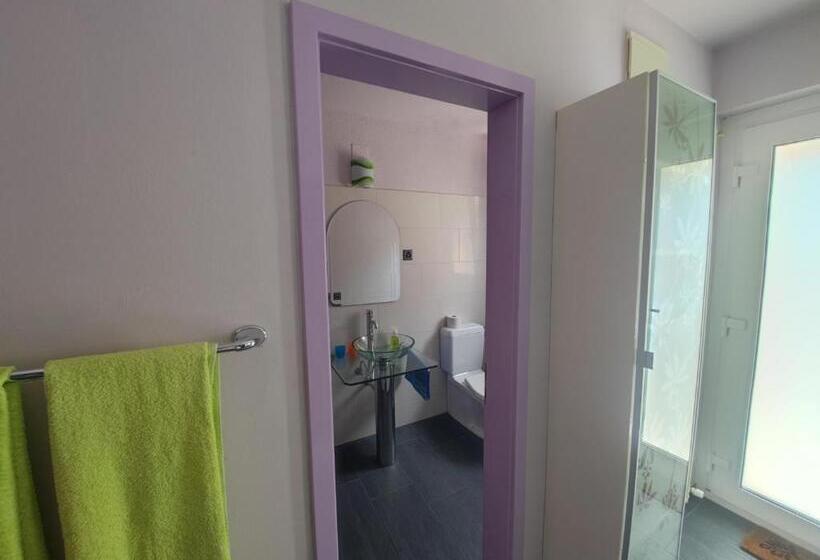 اتاق استاندارد سه نفره, Residence Venus Garden