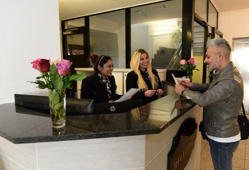 اتاق استاندارد سه نفره, Töss