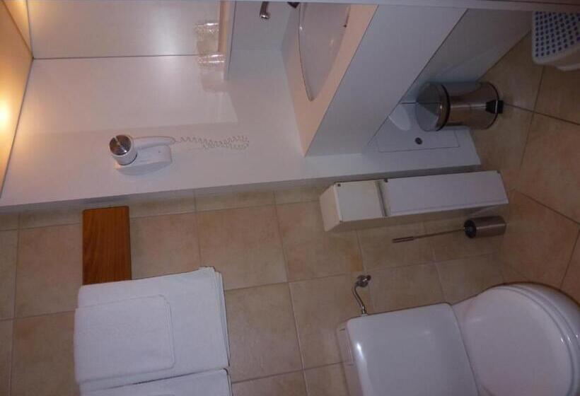 חדר סטנדרט לשלושה, Zodiaque