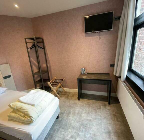 Номер Deluxe, Amigo Hostel