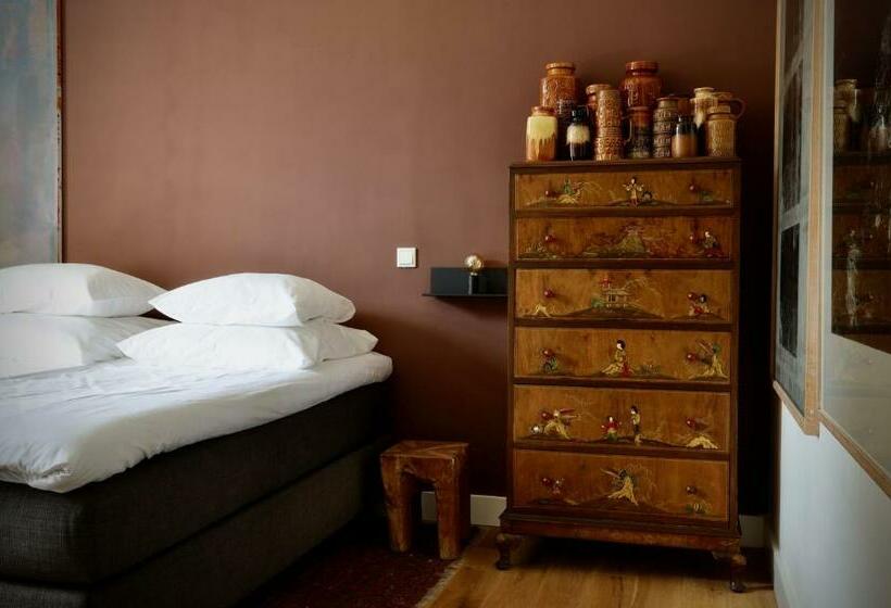 デラックスルーム, De Lochemse Berg