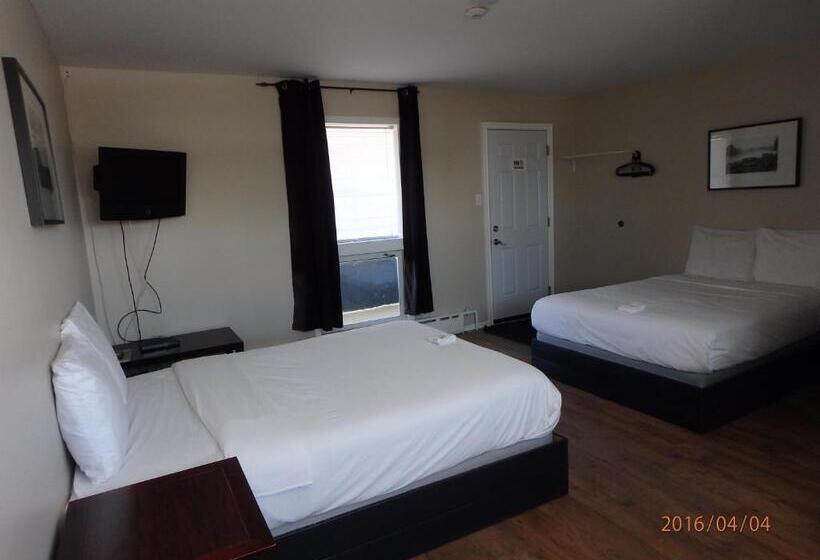 带2个双人床的标准工作室, Wheel Inn Motel
