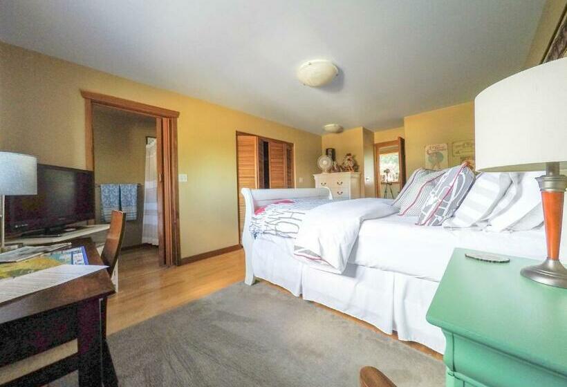 スタンダードルーム, Money Pennies Bed And Breakfast