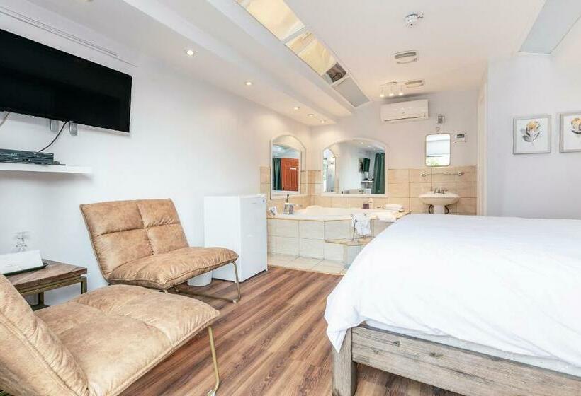 Номер Deluxe, Motel Rideau
