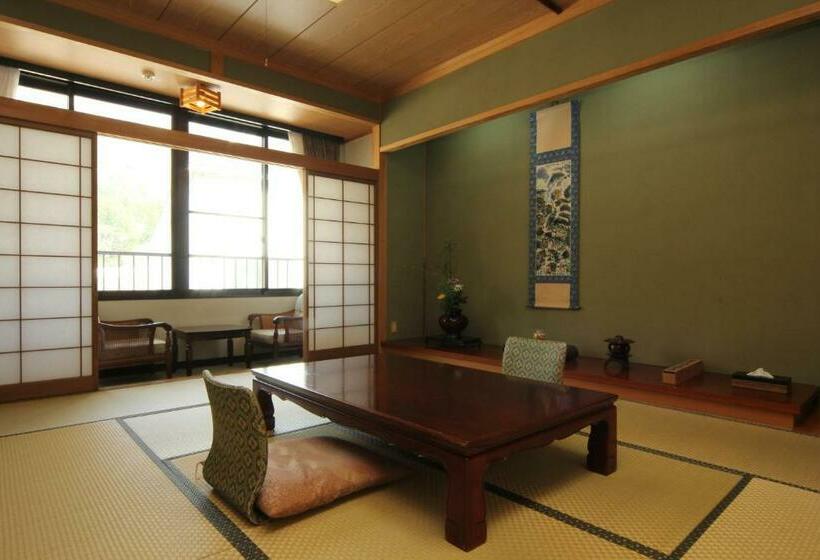 Номер Стандарт, Gokayama Onsen Akaokan