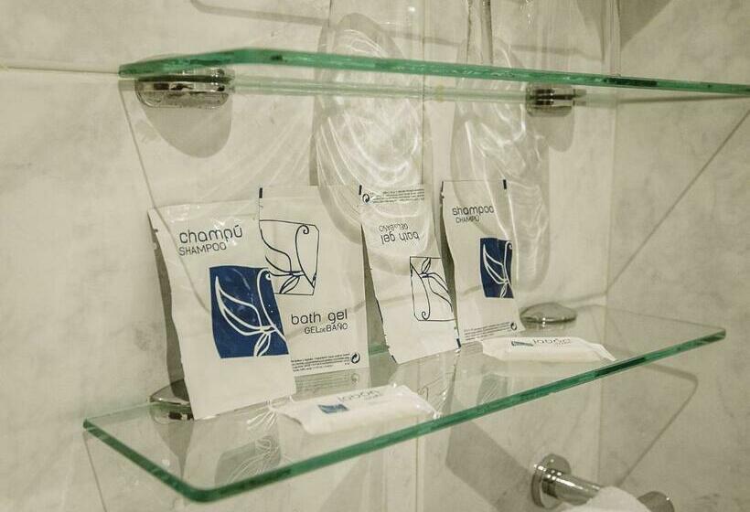 Номер Стандарт с Балконом, Hostal Plaza