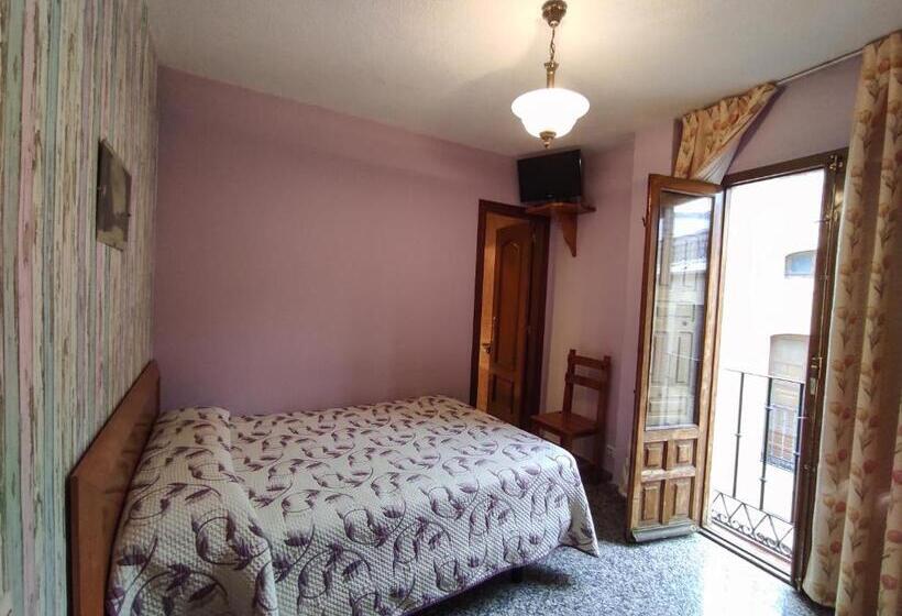 Номер Basic, Hostal Plaza