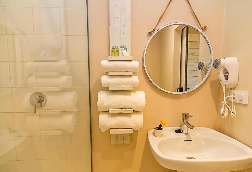 غرفة قياسية مطلة على الجبل, Wawa Tarifa