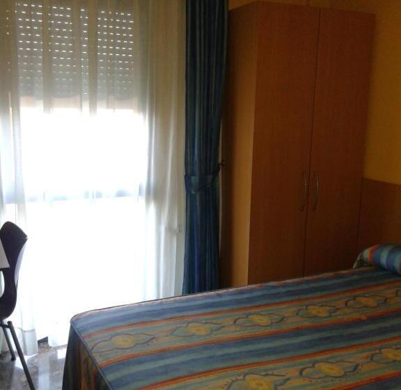 اتاق استاندارد یک نفره, Aitana